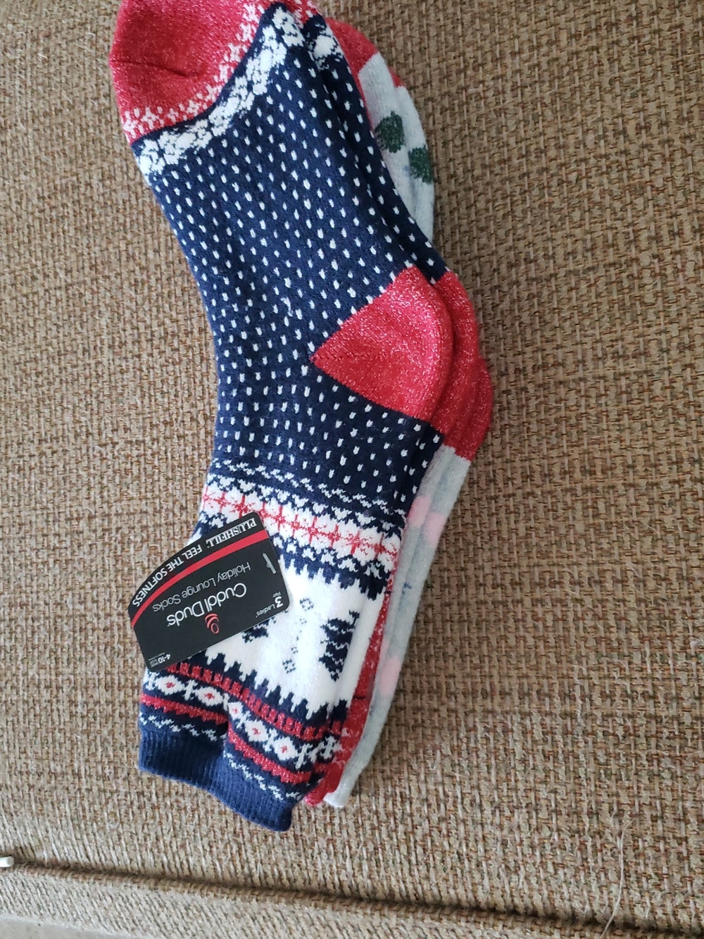 NWT-Cuddl Duds Ladies 3-Pack Patterned Holiday Lounge Socks Ladies Shoe SZ 4-10 - Picture 4 of 8